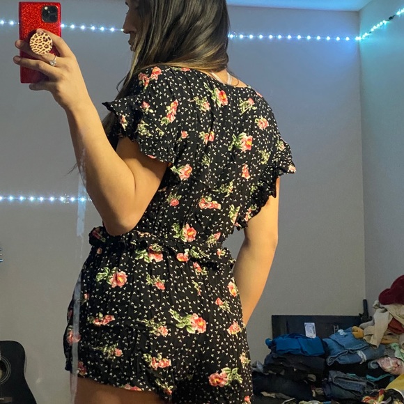 Flower romper - Picture 2 of 4